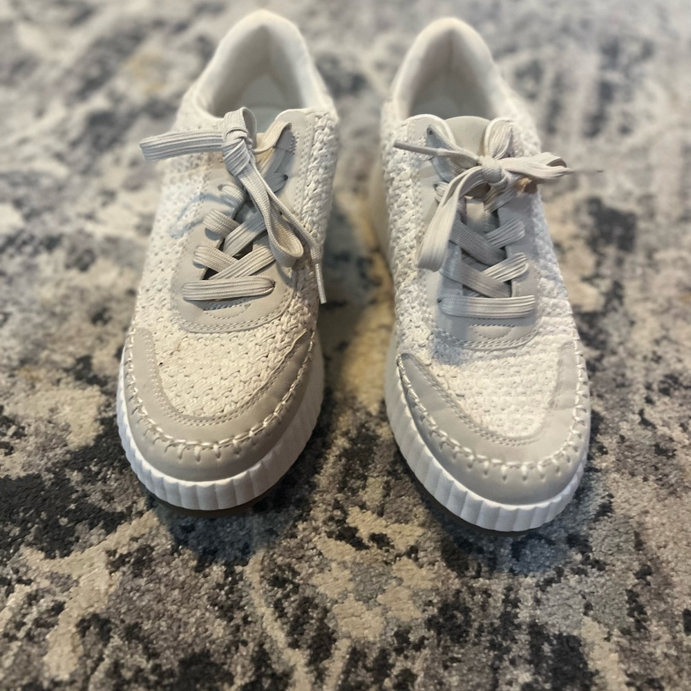 Dolce Vita Fay Knit Sneakers Sz 8.5